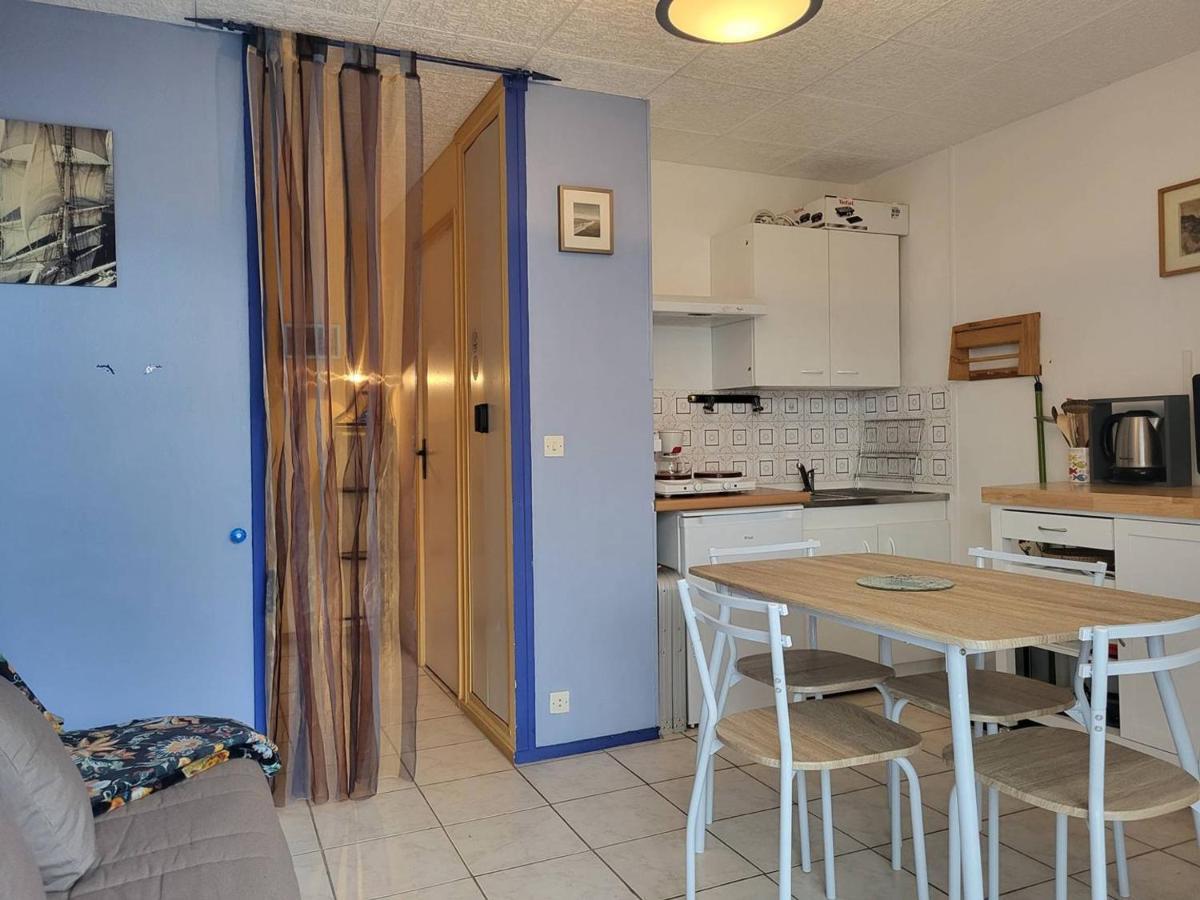 Studio Avec Terrasse, Parking Prive Et Acces Direct A La Plage - Fr-1-465-86 Merville-Franceville-Plage Exteriör bild